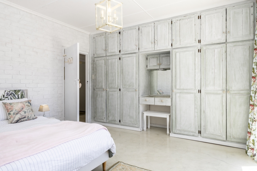 6 Bedroom Property for Sale in West Beach Eastern Cape